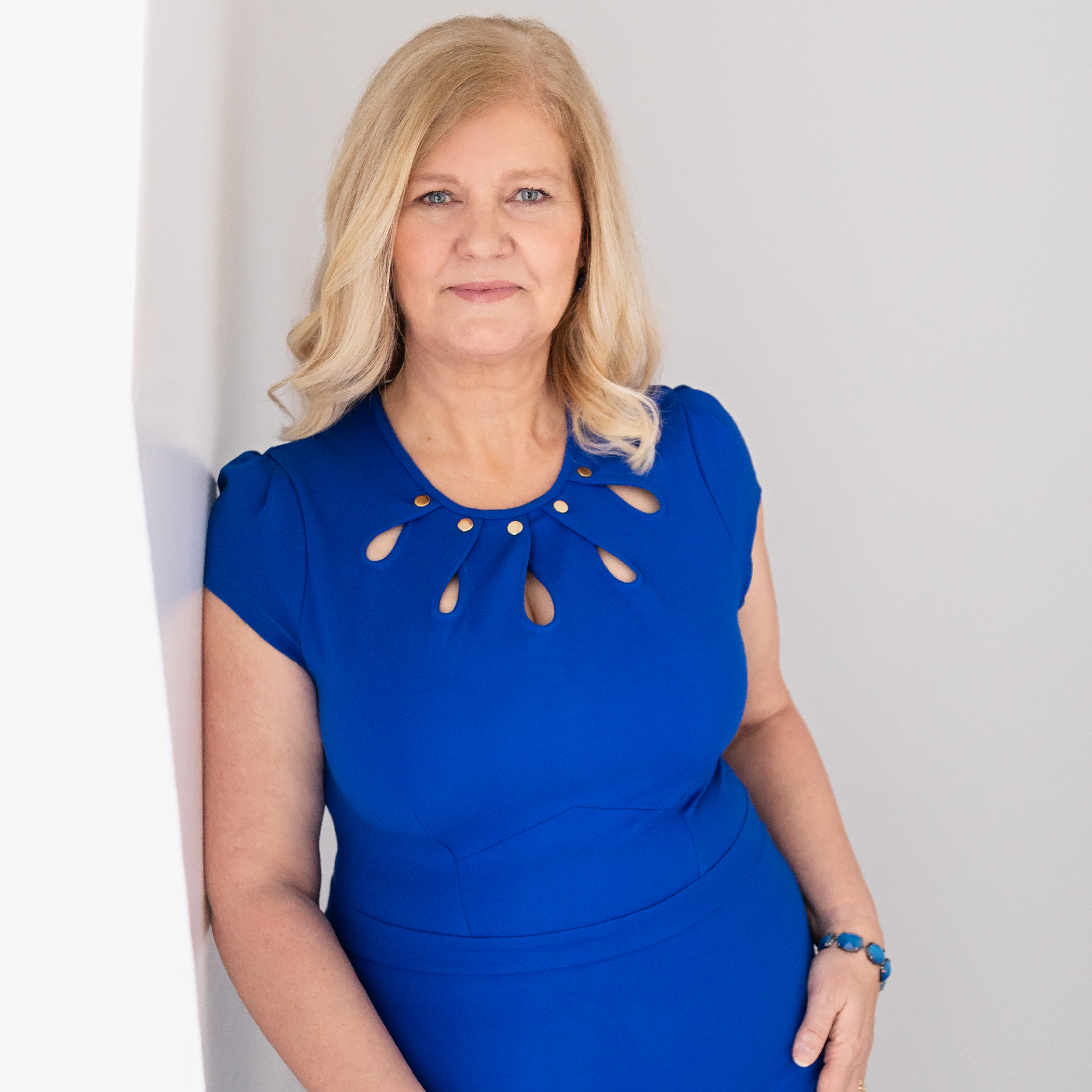 modern-female-empowerment-portrait-tonbridge-kent